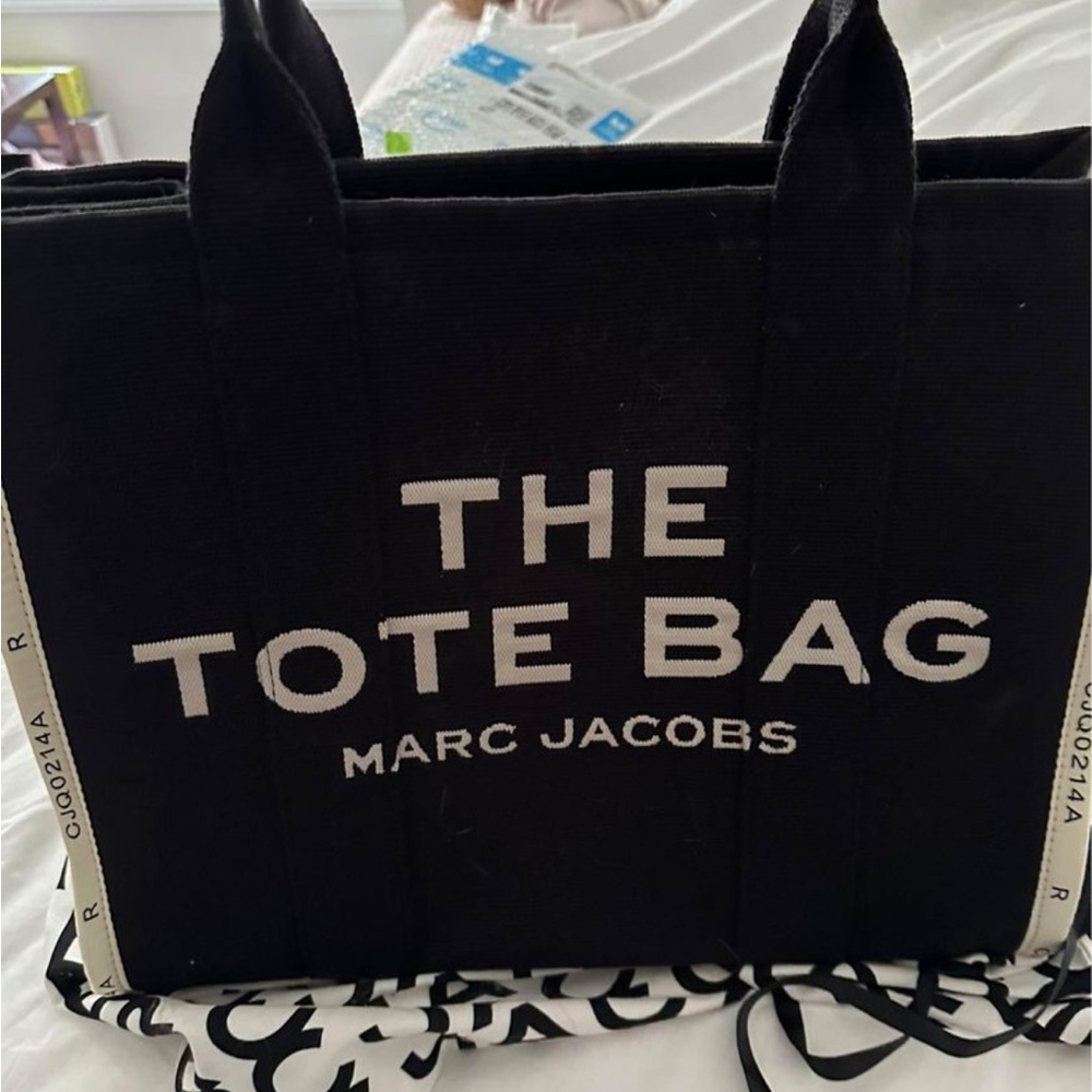 Marc Jacobs the tote bag